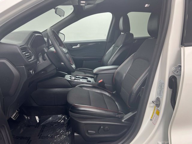 Used 2023 Ford Escape ST-Line w/ Tech Pack #1 AWD/4WD image 18