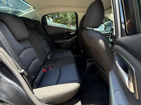 Used 2019 Toyota Yaris LE FWD image 17