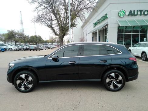 Used 2023 Mercedes-Benz GLC 300 4MATIC w/ Exclusive Trim Package image 12