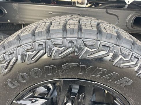 Used 2025 Chevrolet Silverado 1500 Custom Trail Boss image 34