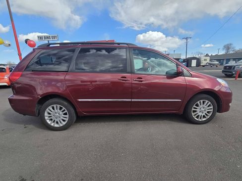 Used 2007 Toyota Sienna XLE Limited image 8