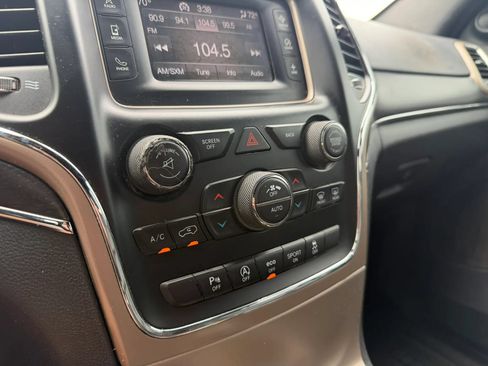 Used 2017 Jeep Grand Cherokee Limited RWD image 14