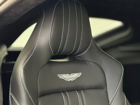 Used 2021 Aston Martin V8 Vantage Coupe image 24