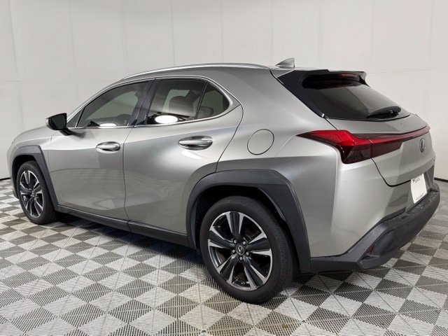 Used 2022 Lexus UX 200 FWD image 4