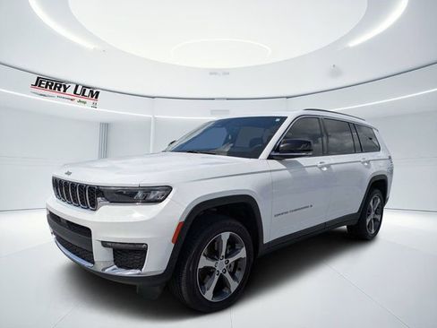 Used 2025 Jeep Grand Cherokee L Limited w/ Trailer Tow Package AWD/4WD image 7