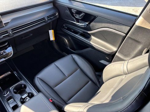 New 2026 Lincoln Corsair Premiere image 14