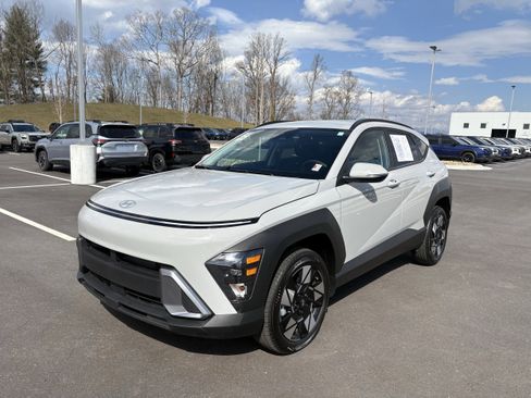 Used 2025 Hyundai Kona SEL image 3