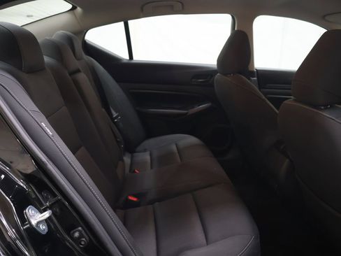 Used 2025 Nissan Altima 2.5 SV FWD image 13