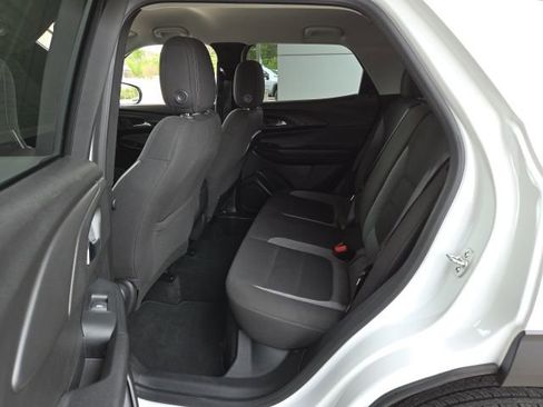 Used 2025 Chevrolet TrailBlazer LT AWD/4WD image 18