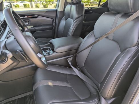 Used 2025 Honda Pilot Touring image 26