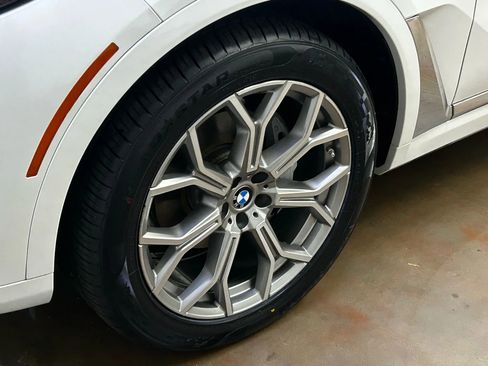 Used 2019 BMW X7 xDrive40i w/ Parking Assistance Package image 26