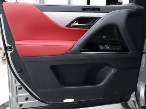 Used 2023 Lexus LX 600 F Sport image 12