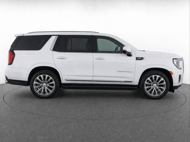 Certified 2022 GMC Yukon Denali w/ Denali Premium Package AWD/4WD image 8