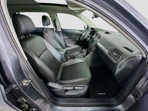 Used 2021 Volkswagen Tiguan SEL AWD/4WD image 33