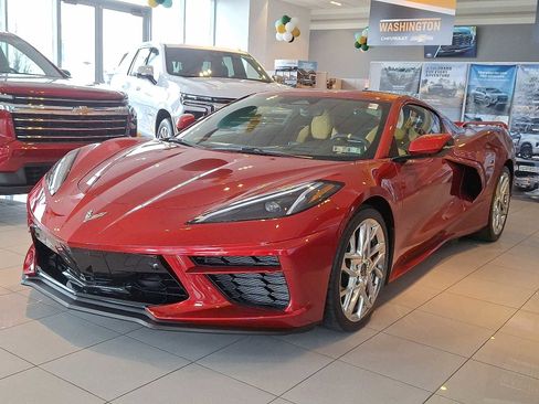 Used 2024 Chevrolet Corvette Stingray Premium Cpe w/ Z51 Performance Package image 3