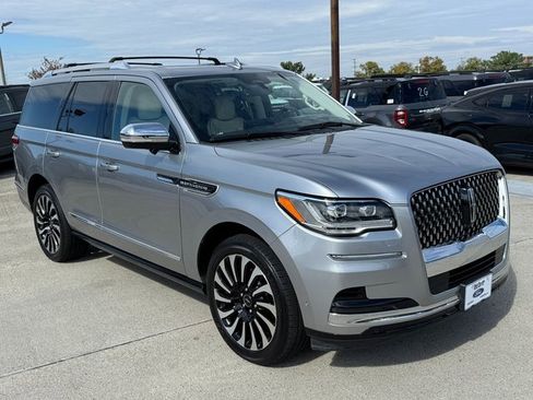 Used 2022 Lincoln Navigator Black Label image 6