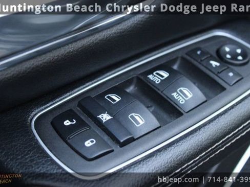 Used 2024 RAM 1500 Laramie image 12