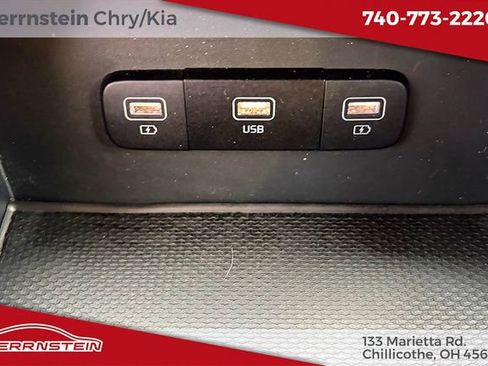 Used 2022 Kia Carnival LX FWD image 21