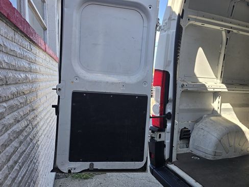 Used 2023 RAM ProMaster 2500 FWD image 13