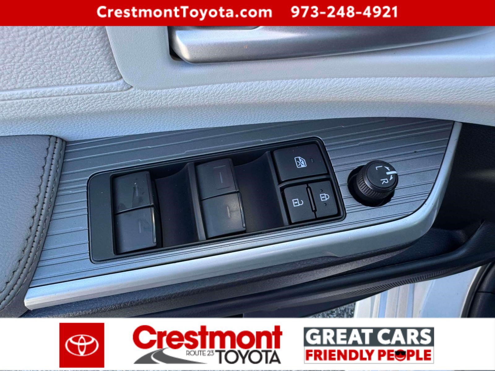 Used 2025 Toyota Sienna XLE w/ XLE Plus Package AWD/4WD image 13