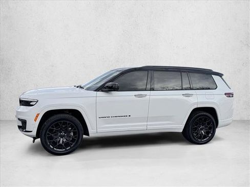 Used 2025 Jeep Grand Cherokee L Summit AWD/4WD image 4