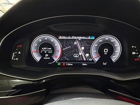 Used 2023 Audi Q8 Prestige AWD/4WD image 2
