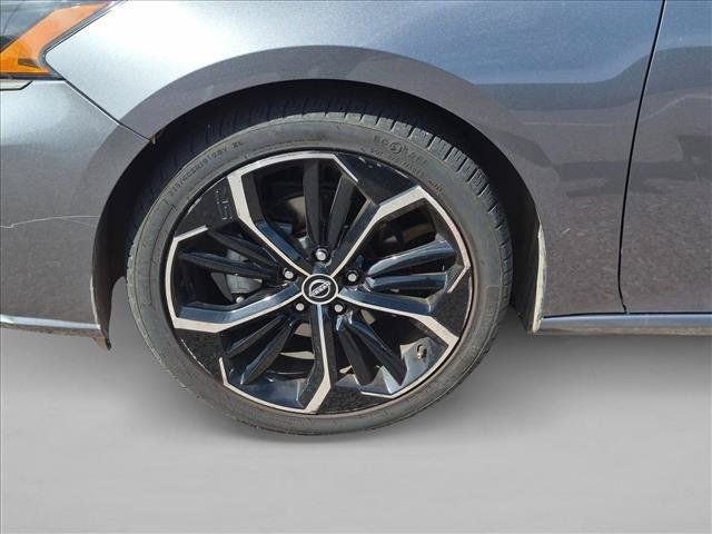 Used 2024 Nissan Altima 2.5 SR FWD image 15