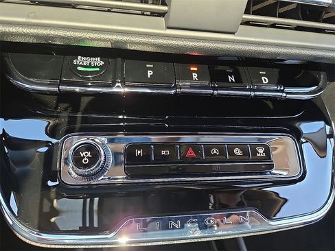 New 2026 Lincoln Corsair Premiere image 14