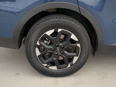 Certified 2024 Kia Sorento S w/ Panoramic Sunroof Package AWD/4WD image 12