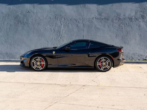 Certified 2022 Ferrari Portofino M image 3