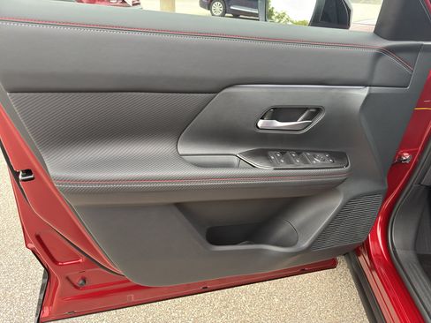 New 2026 Nissan Kicks SR w/ Cold Weather Package image 13