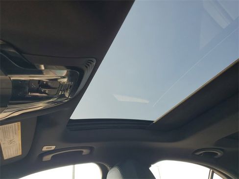 Used 2023 Alfa Romeo Giulia Ti image 31