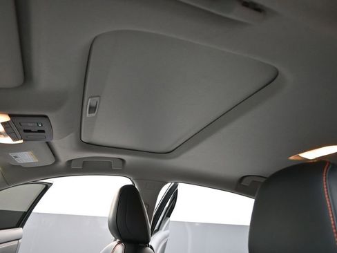 Used 2025 Nissan Sentra SR w/ SR Premium Package FWD image 12