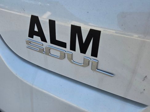 Used 2024 Kia Soul GT-Line image 11