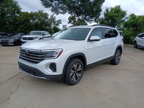 New 2026 Volkswagen Atlas SE FWD image 3