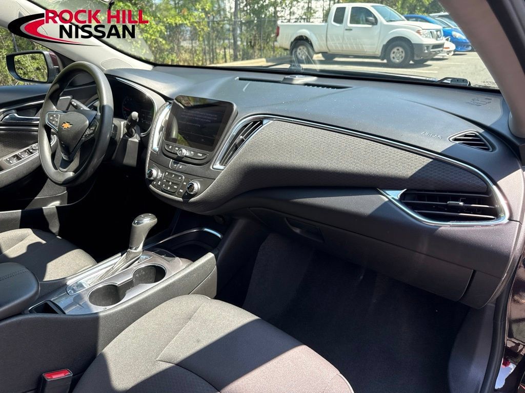 Used 2020 Chevrolet Malibu LT FWD image 32