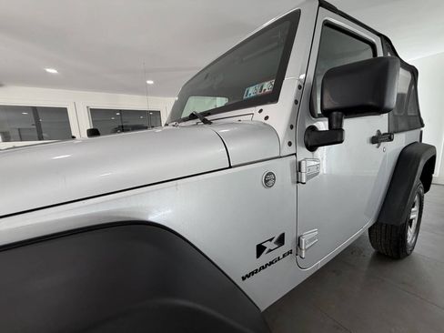 Used 2009 Jeep Wrangler X AWD/4WD image 2
