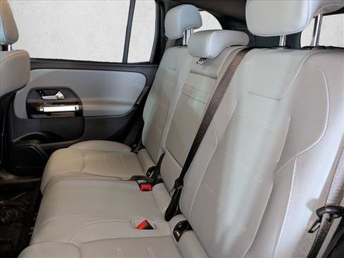 Used 2026 Mercedes-Benz GLB 250 image 20