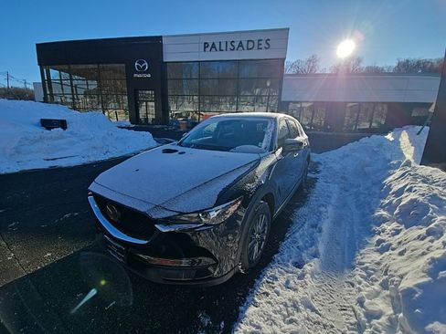 Used 2021 MAZDA CX-5 Touring w/ Touring Preferred SV Package image 4