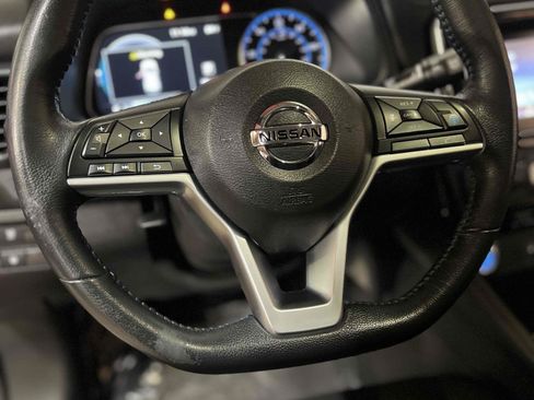 Used 2018 Nissan Leaf SV w/ SV Technology Package FWD image 25