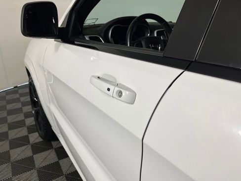 Used 2018 Jeep Grand Cherokee Trackhawk AWD/4WD image 15