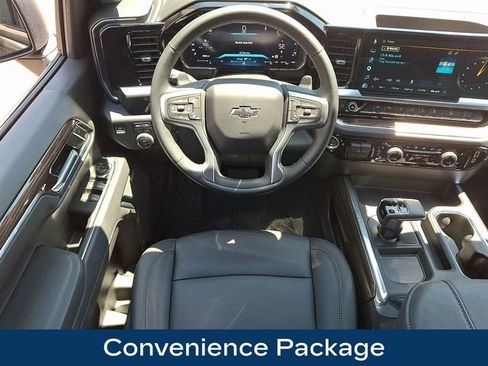 Used 2026 Chevrolet Silverado 1500 LT Trail Boss w/ LT Trail Boss Premium Package AWD/4WD image 3