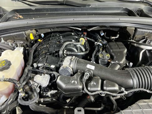 Used 2023 Jeep Grand Cherokee Limited AWD/4WD image 29