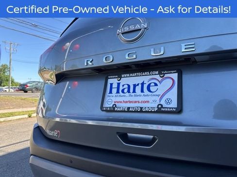 Used 2023 Nissan Rogue S AWD/4WD image 9