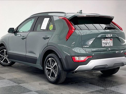 Used 2023 Kia Niro EX image 10
