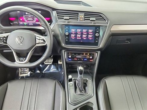 Used 2023 Volkswagen Tiguan SE R-Line image 39