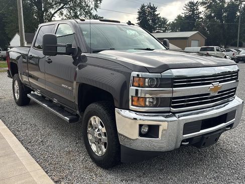 Used 2015 Chevrolet Silverado 2500 LT w/ LT Convenience Package AWD/4WD image 11
