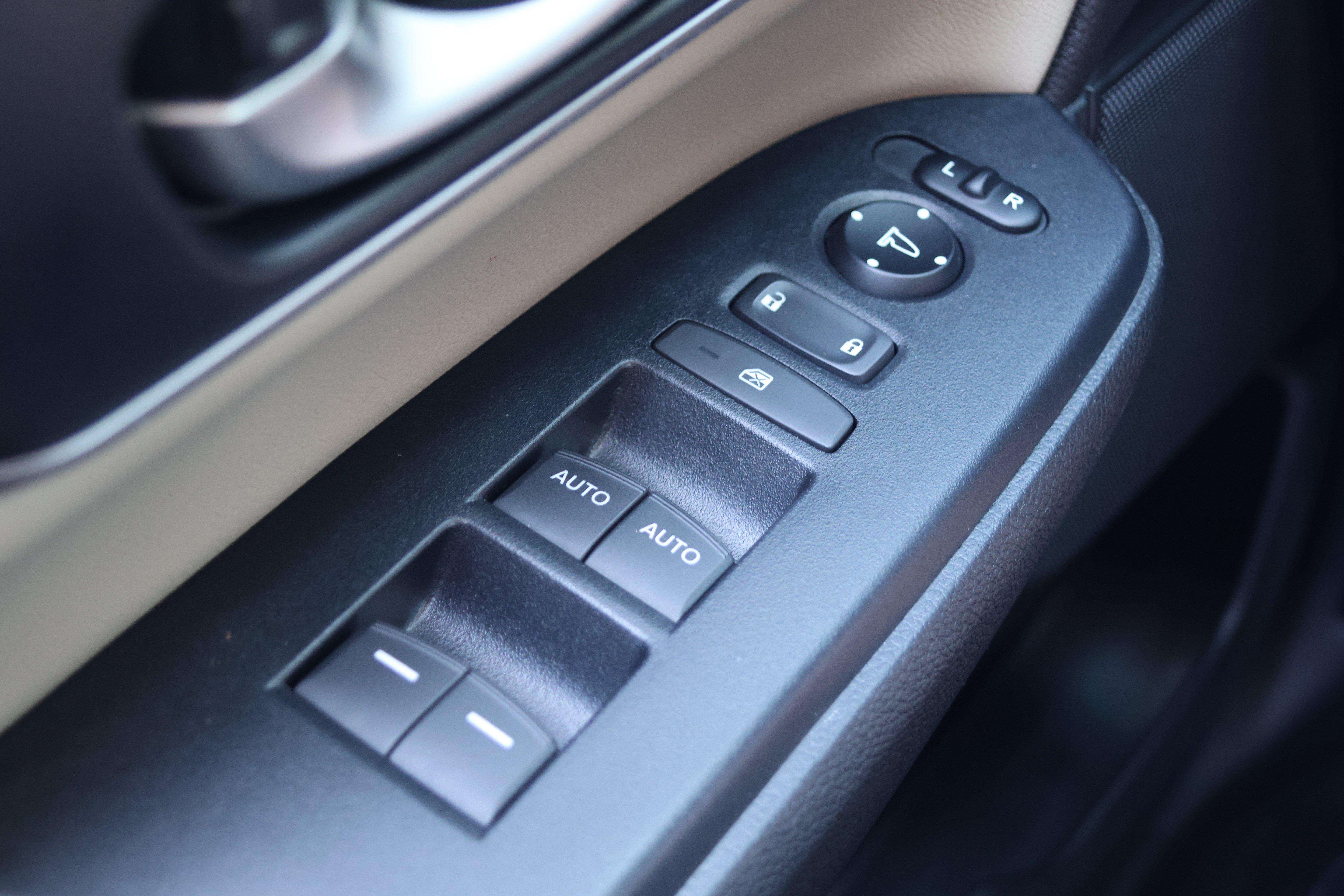 Used 2018 Honda CR-V EX-L image 14