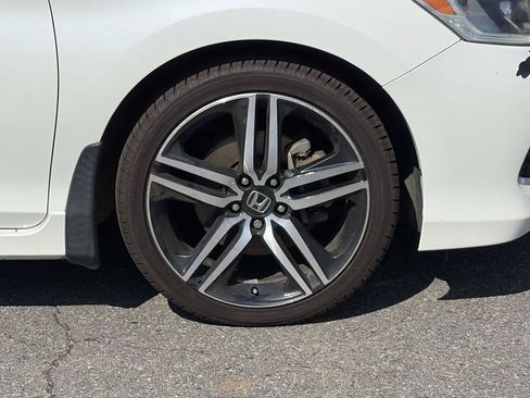 Used 2017 Honda Accord Sport Special Edition image 9