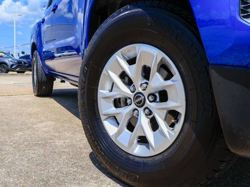 Used 2024 Nissan Frontier SV RWD image 26